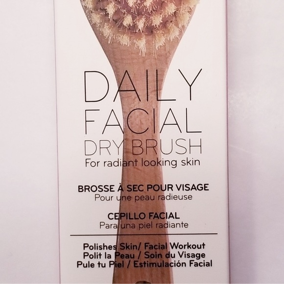 Kayo Body Scrubber + Daily Concepts Facial Dry Brush - Picture 4 of 9